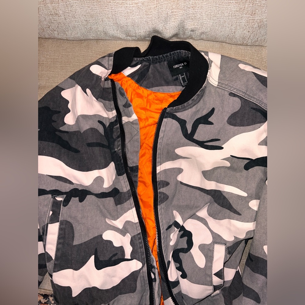 Men’s camo bomber jacket